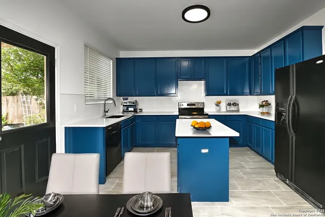 $2,100 | 12002 Amber Vista, San Antonio, TX 78254