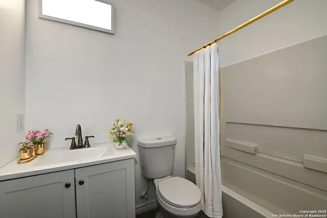 $2,100 | 12002 Amber Vista, San Antonio, TX 78254