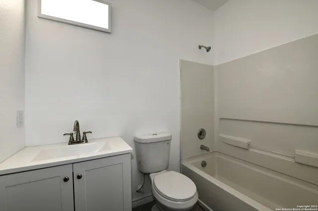 $2,100 | 12002 Amber Vista, San Antonio, TX 78254