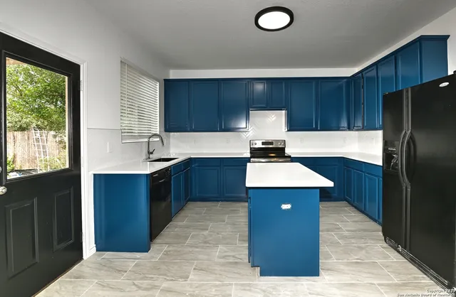 $2,100 | 12002 Amber Vista, San Antonio, TX 78254