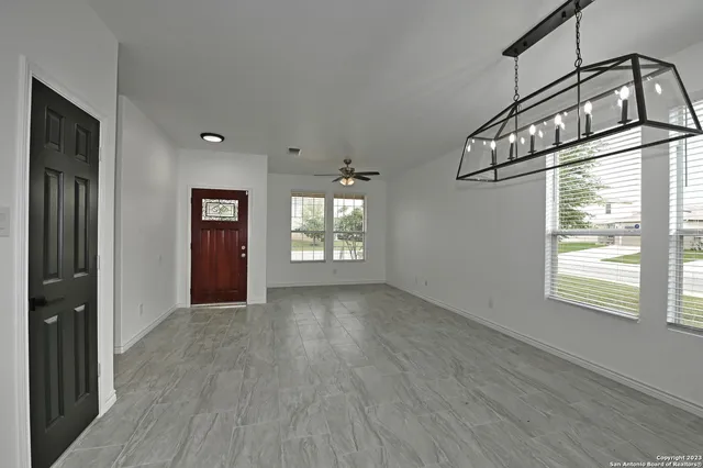 $2,100 | 12002 Amber Vista, San Antonio, TX 78254