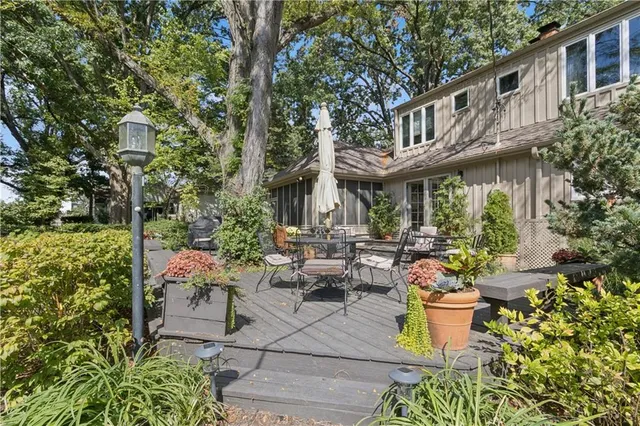 $1,200,000 | 5750 Windsor Drive, Fairway, KS 66205