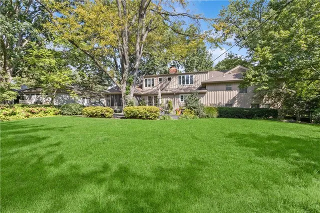 $1,200,000 | 5750 Windsor Drive, Fairway, KS 66205