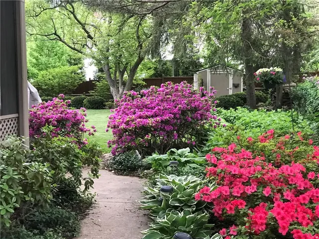 $1,200,000 | 5750 Windsor Drive, Fairway, KS 66205