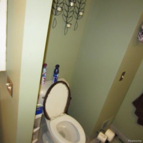 29463 Meadow Ridge South Farmington Hills, MI 48334 - Photo 24 of 33