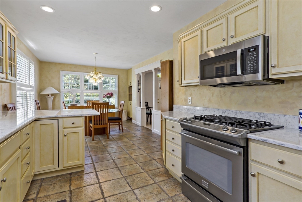 5 Mayfair Court, Unit 5 Mashpee, MA 02649 - Photo 11 of 34