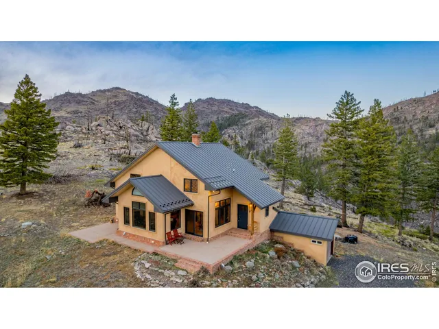 a house view with a garden