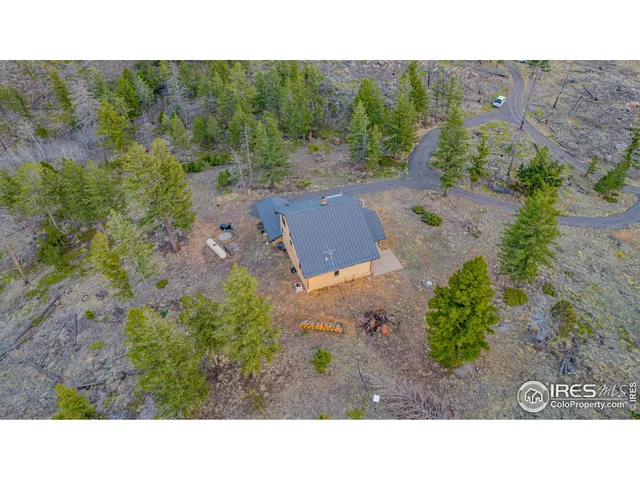 a black and white photo of a house
