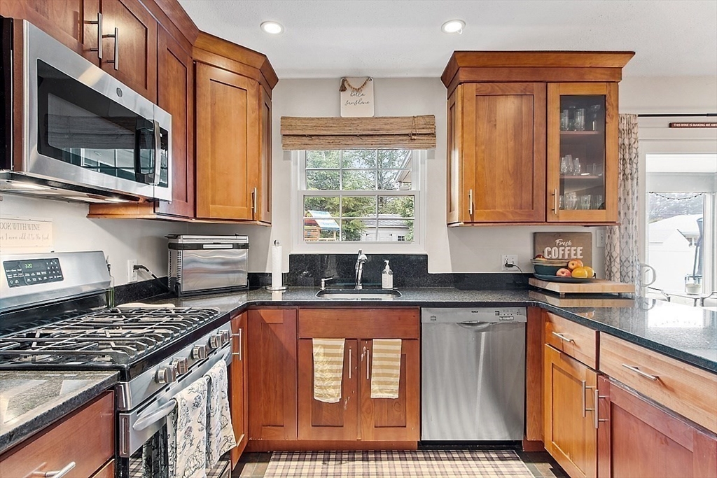 17 Thorndike Road Lowell, MA 01852 - Photo 12 of 39 Gallery Image 12