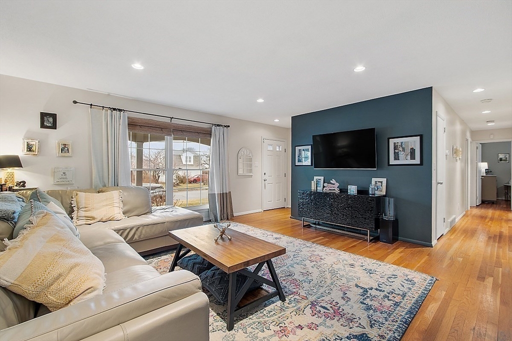 17 Thorndike Road Lowell, MA 01852 - Photo 8 of 39 Gallery Image 8