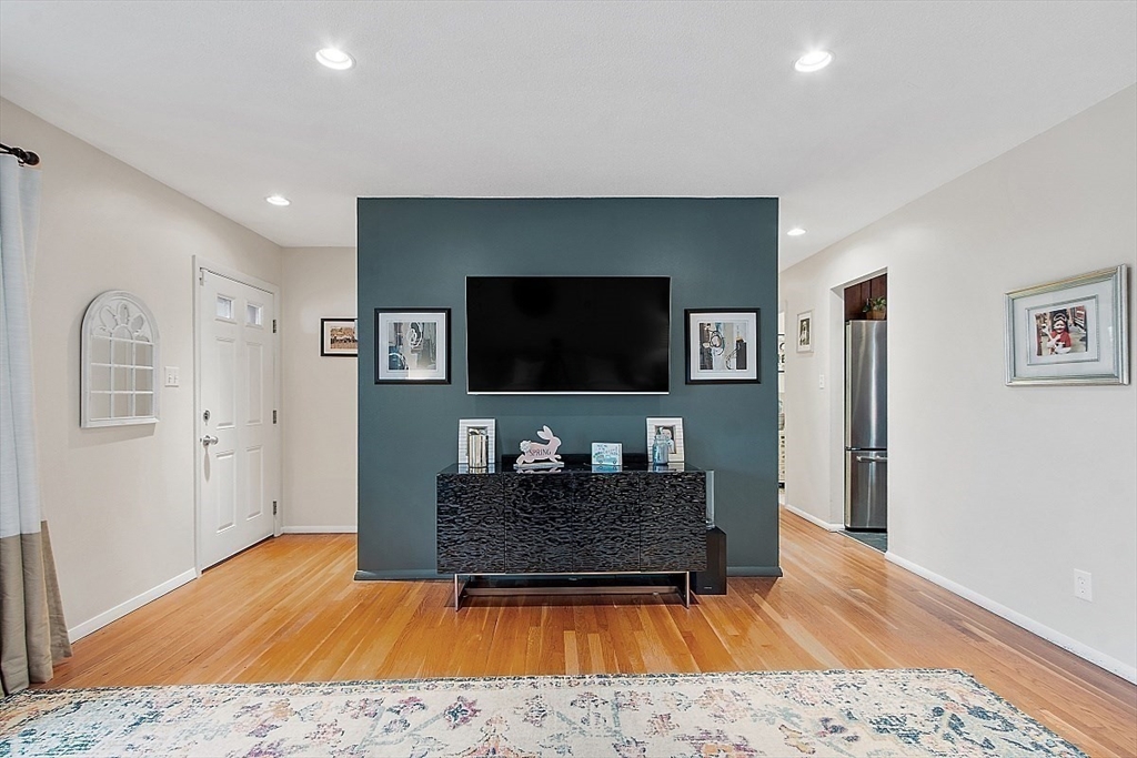 17 Thorndike Road Lowell, MA 01852 - Photo 9 of 39 Gallery Image 9