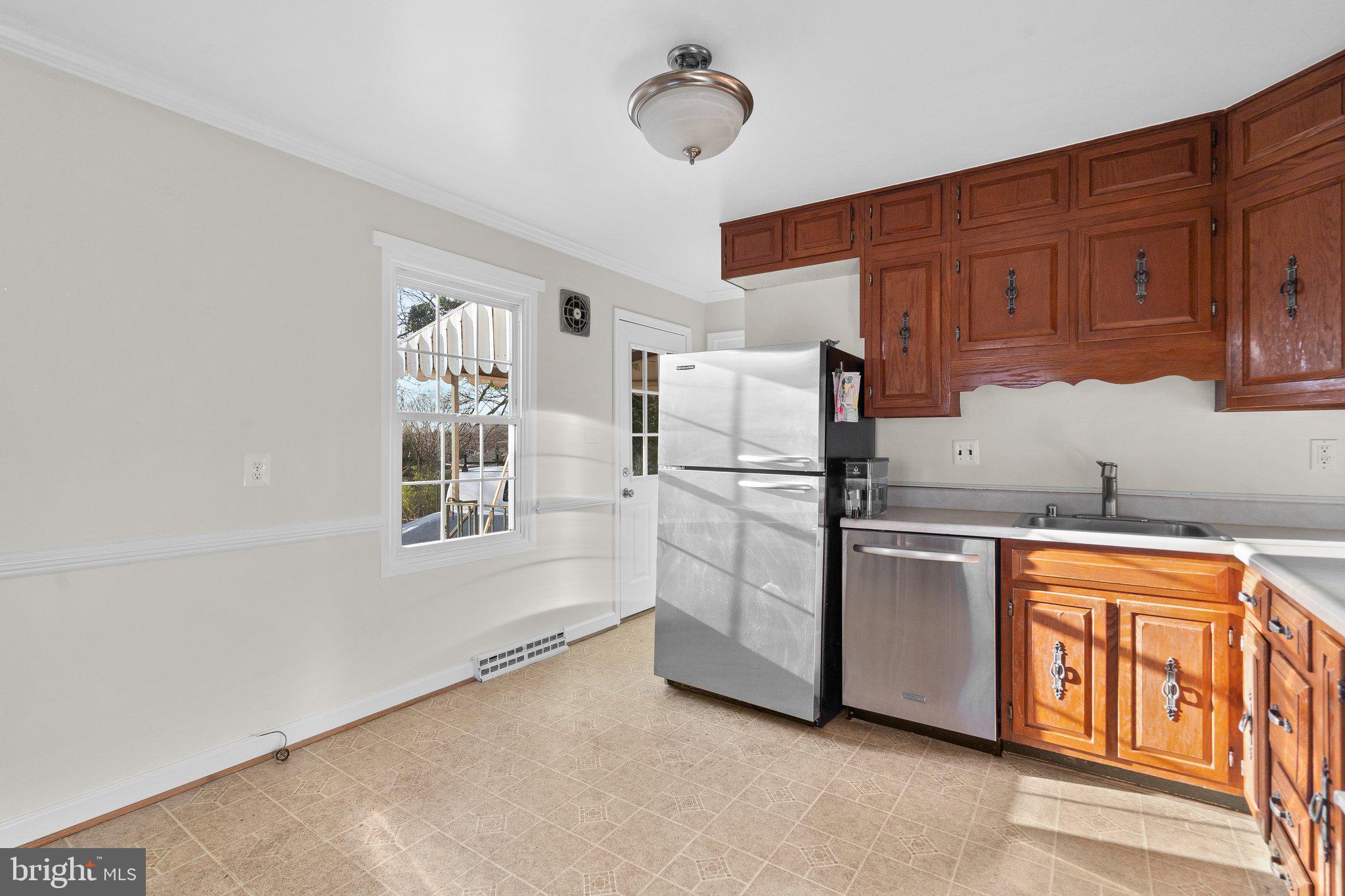 13122 Estelle Road Silver Spring, MD 20906 - Photo 9 of 44