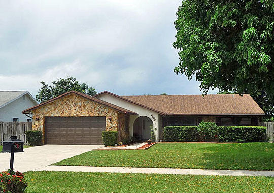 17300 Lake Park Road Boca Raton, FL 33487 - Photo 3 of 29 Exterior Front