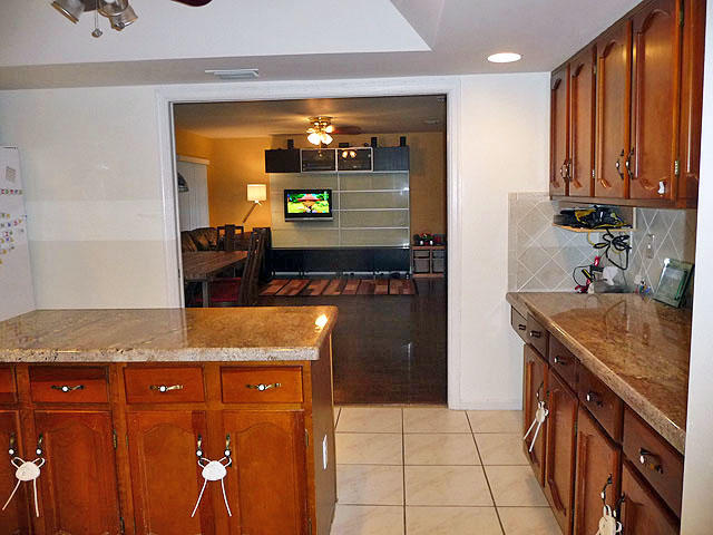 17300 Lake Park Road Boca Raton, FL 33487 - Photo 10 of 29 Kitchen to Family Room