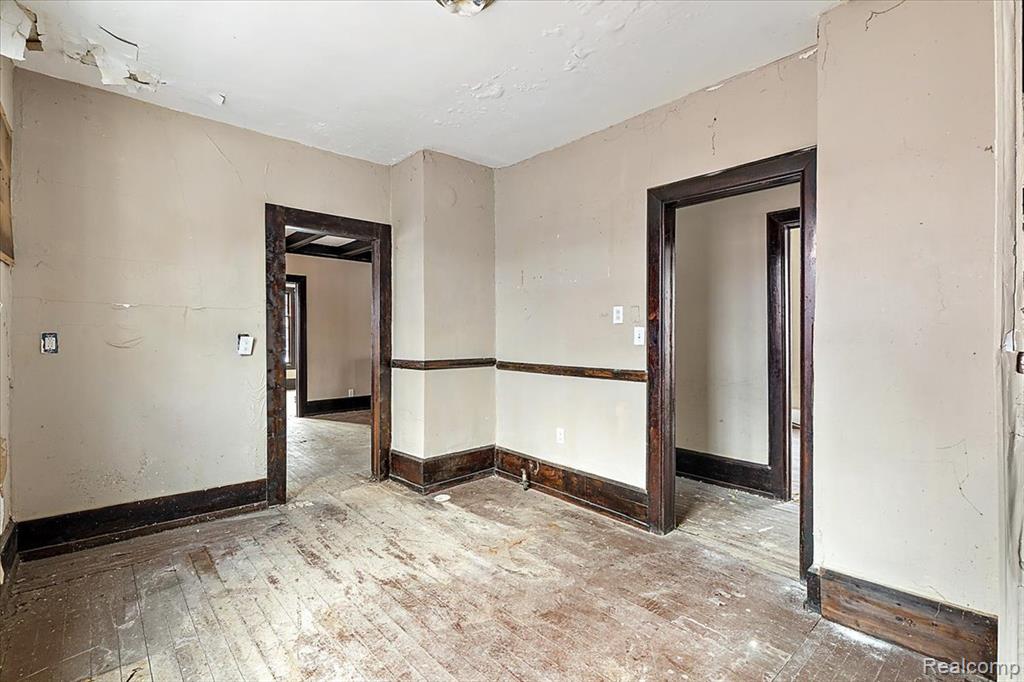 3000 Field Street Detroit, MI 48214 - Photo 10 of 77