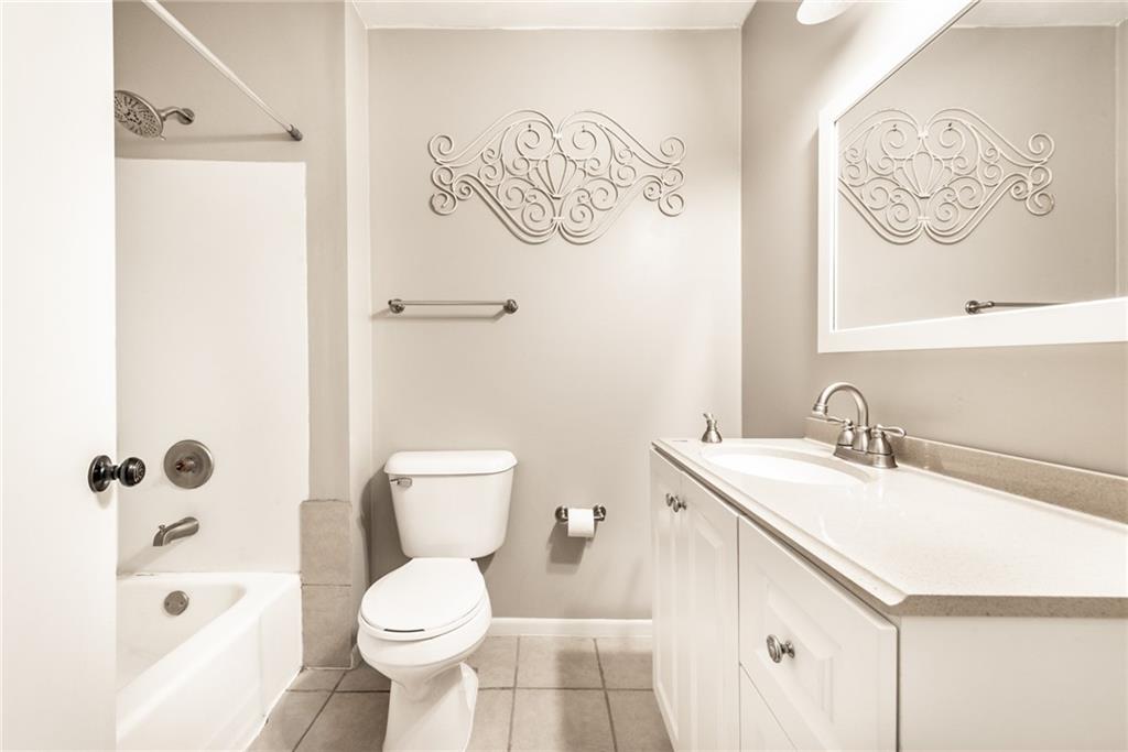 7907 Hawthorne Road Indianapolis, IN 46256 - Photo 18 of 31 Gallery Image 18