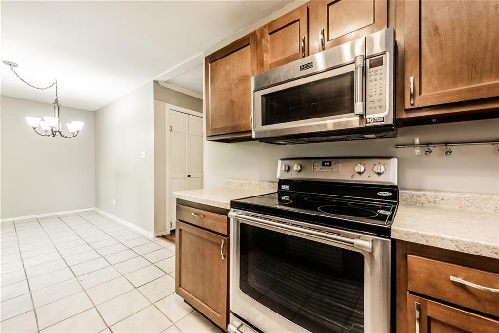 7907 Hawthorne Road Indianapolis, IN 46256 - Photo 9 of 31 Gallery Image 9