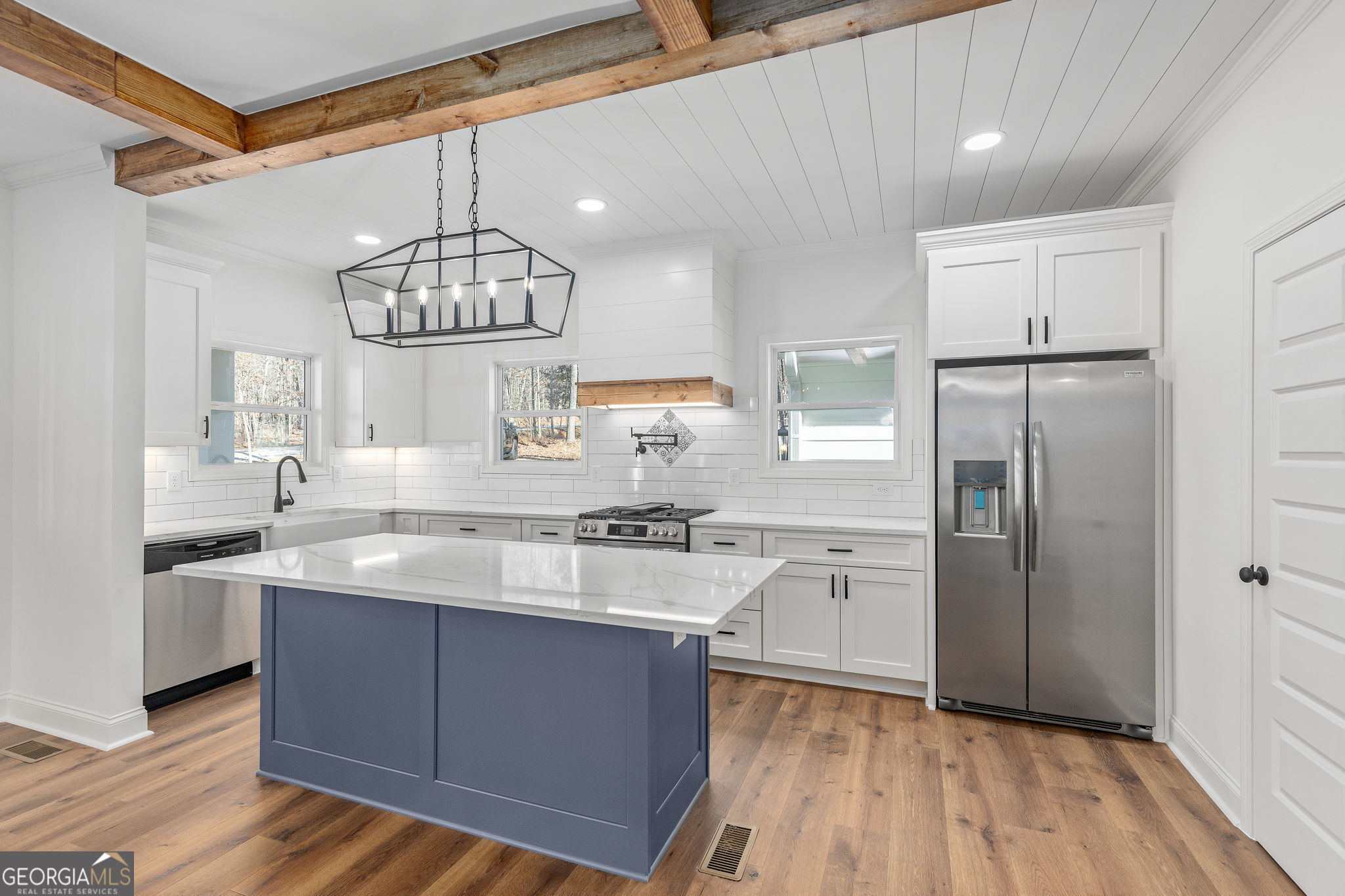 954 The Orchard Road Clarkesville, GA 30523 - Photo 5 of 31