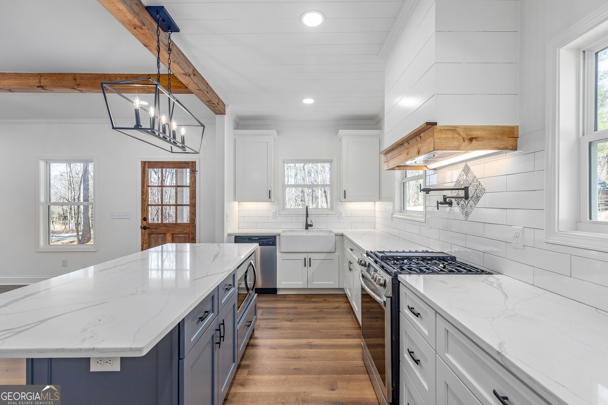 954 The Orchard Road Clarkesville, GA 30523 - Photo 6 of 31