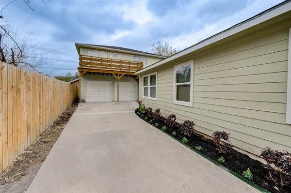 $1,550 | 6603 1/2 Narcissus Street, Houston, TX 77087