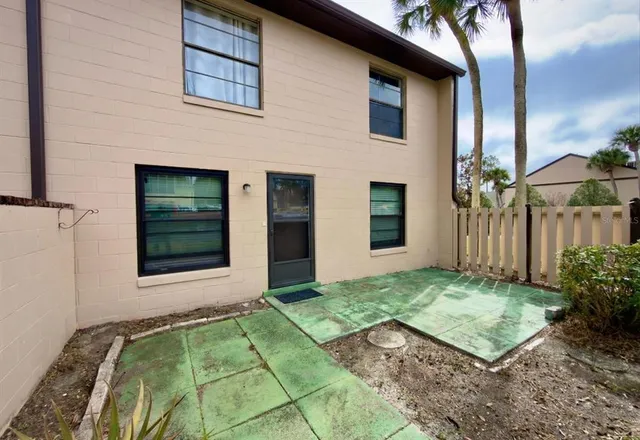 $145,000 | 2433 Northeast 7th Street, Unit 2, Ocala, FL 34470