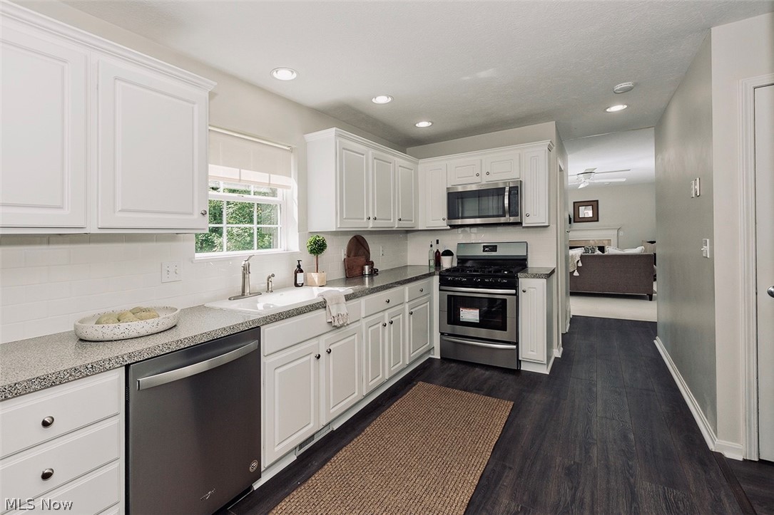 5232 Edenhurst Road Cleveland, OH 44124 - Photo 10 of 30