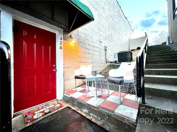 $2,100 | 42 North Main Street, Unit A, Mars Hill, NC 28754