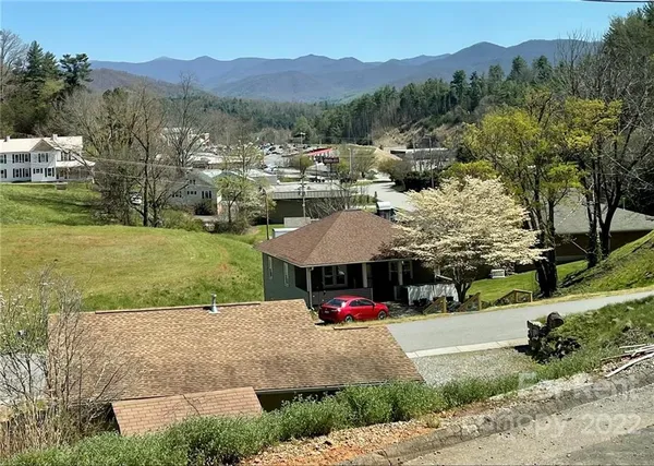 $2,100 | 42 North Main Street, Unit A, Mars Hill, NC 28754