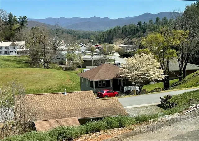 $2,100 | 42 North Main Street, Unit A, Mars Hill, NC 28754