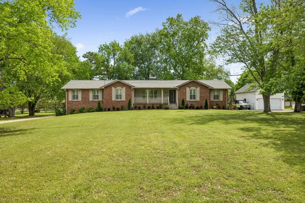 $749,900 | 281 Lake Terrace Drive, Hendersonville, TN 37075