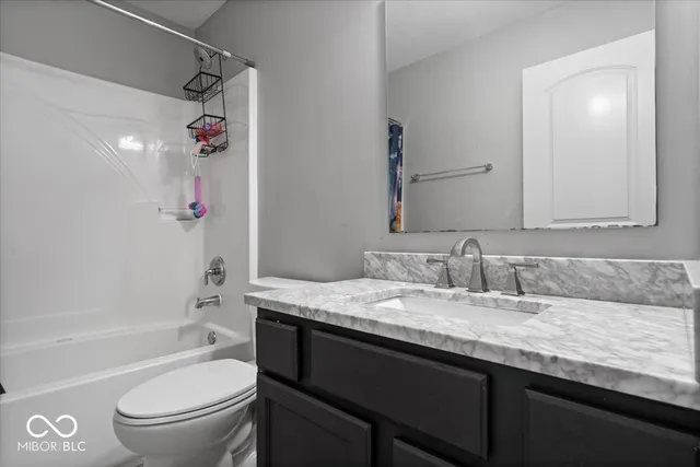 $314,900 | 10528 Hunters Crossing Boulevard, Indianapolis, IN 46239