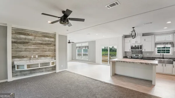 $243,000 | 819 Hires, Jesup, GA 31545