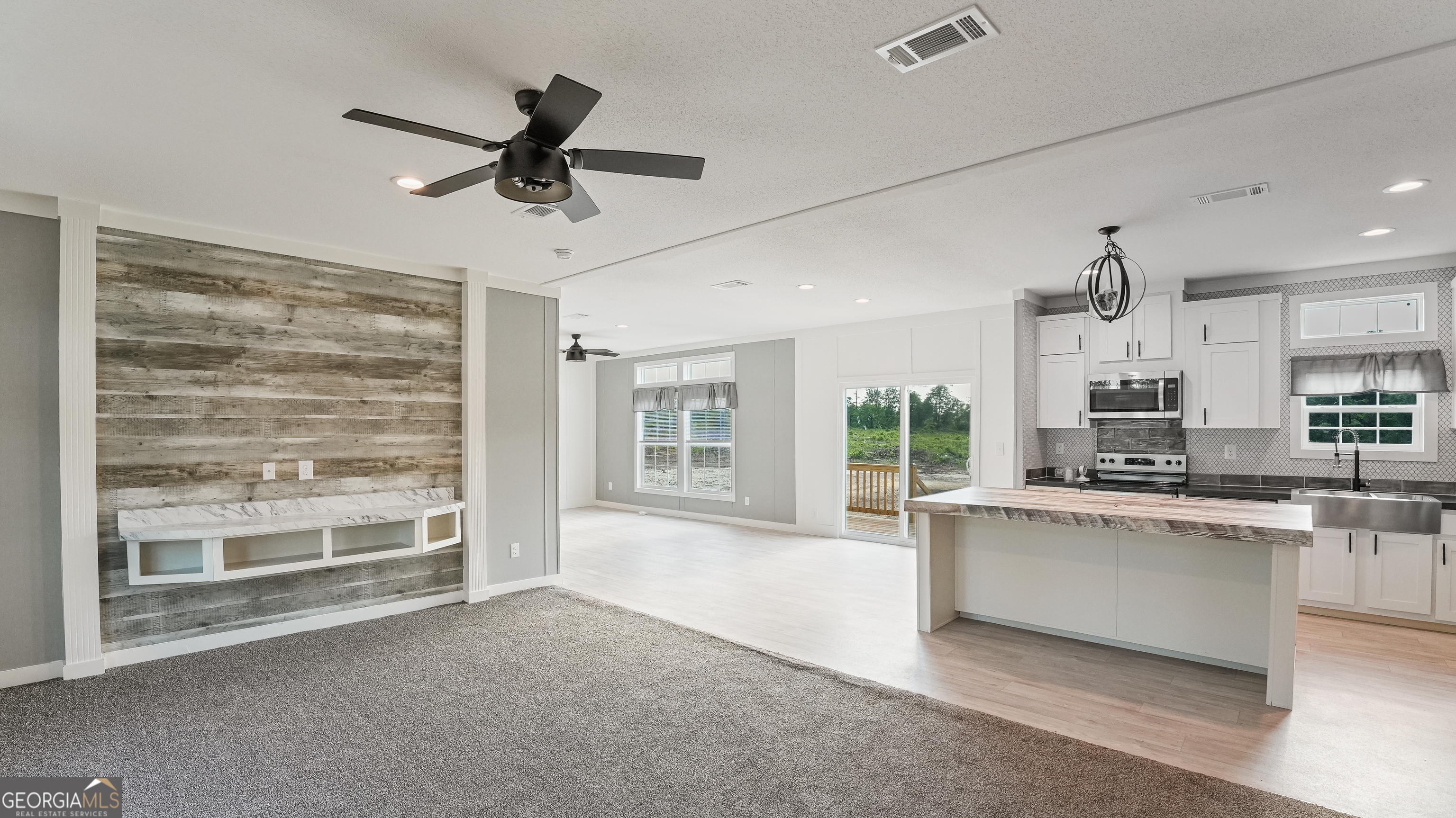 819 Hires Jesup, GA 31545 - Photo 7 of 23