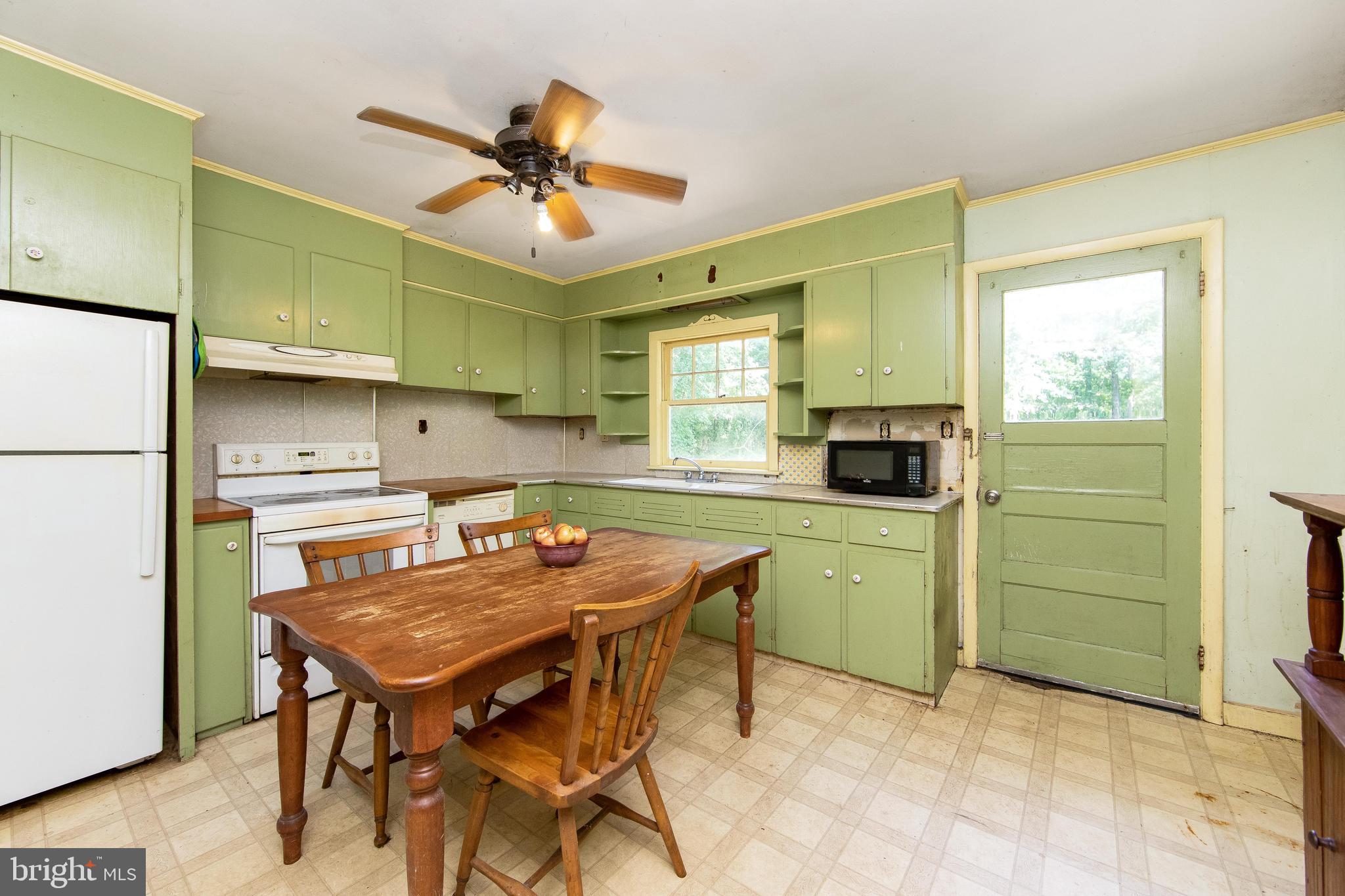 578 Zoe Road Sicklerville, NJ 08081 - Photo 14 of 24 Gallery Image 14