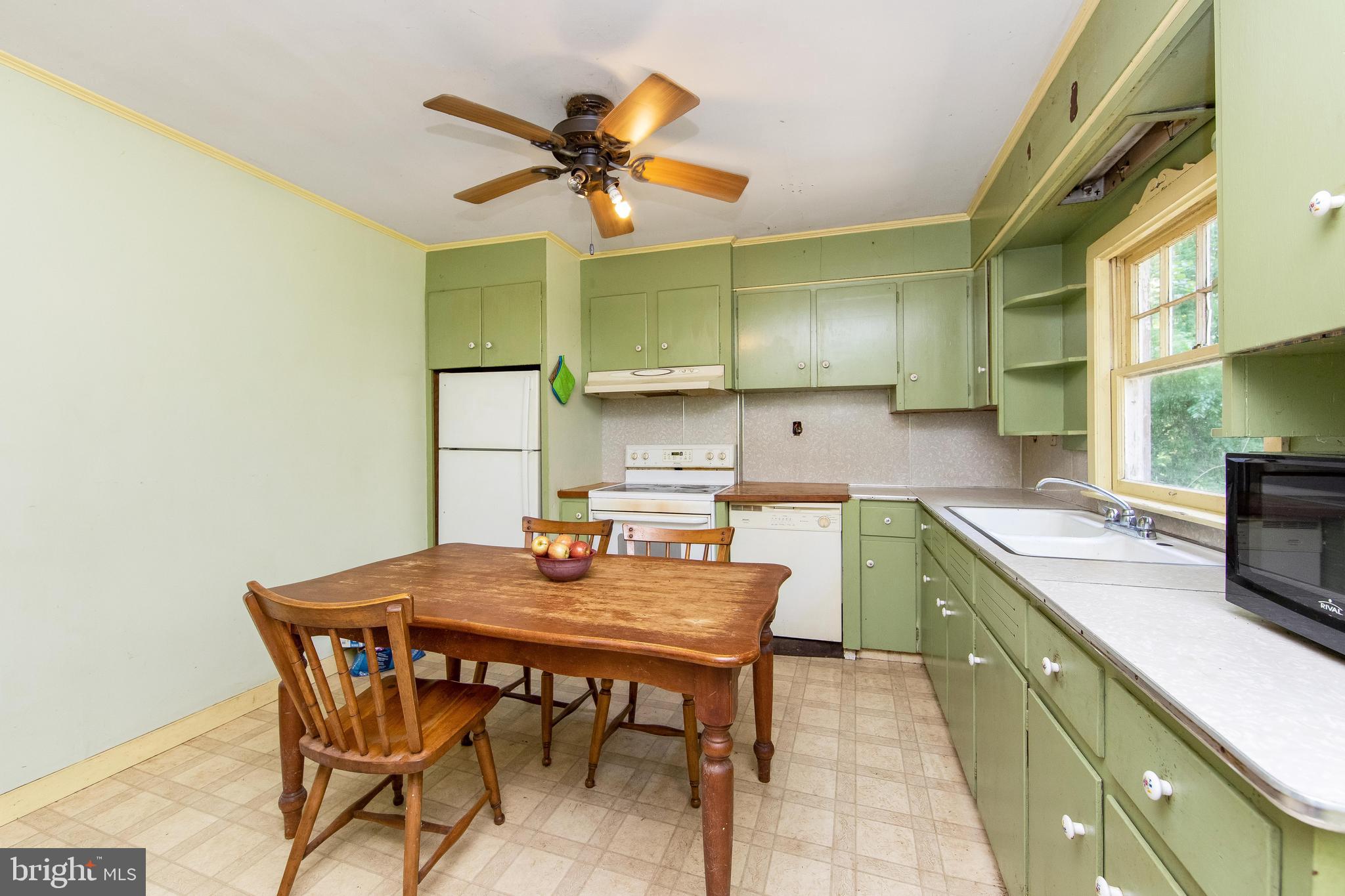 578 Zoe Road Sicklerville, NJ 08081 - Photo 16 of 24 Gallery Image 16