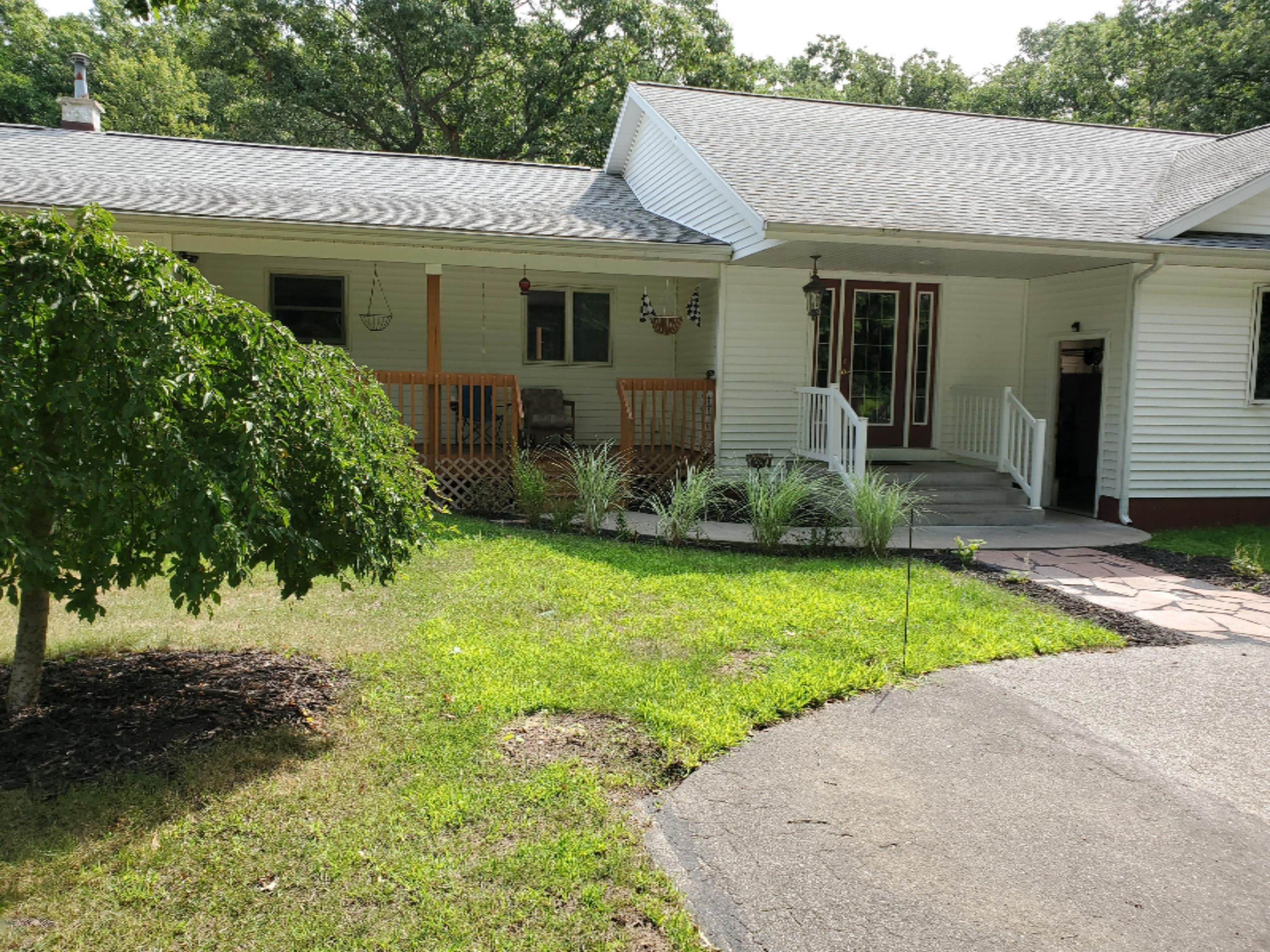 558 Brooks Road North Muskegon, MI 49442 - Photo 2 of 44 20190812_113600