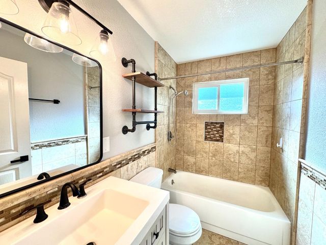 $1,500,000 | 908 Bancroft Avenue, Half Moon Bay, CA 94019