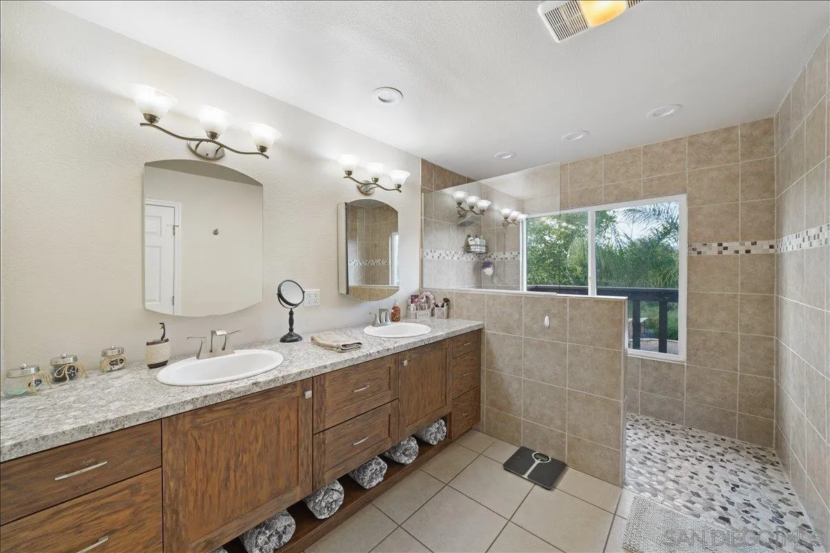 15140 Cool Valley Road Valley Center, CA 92082 - Photo 16 of 46