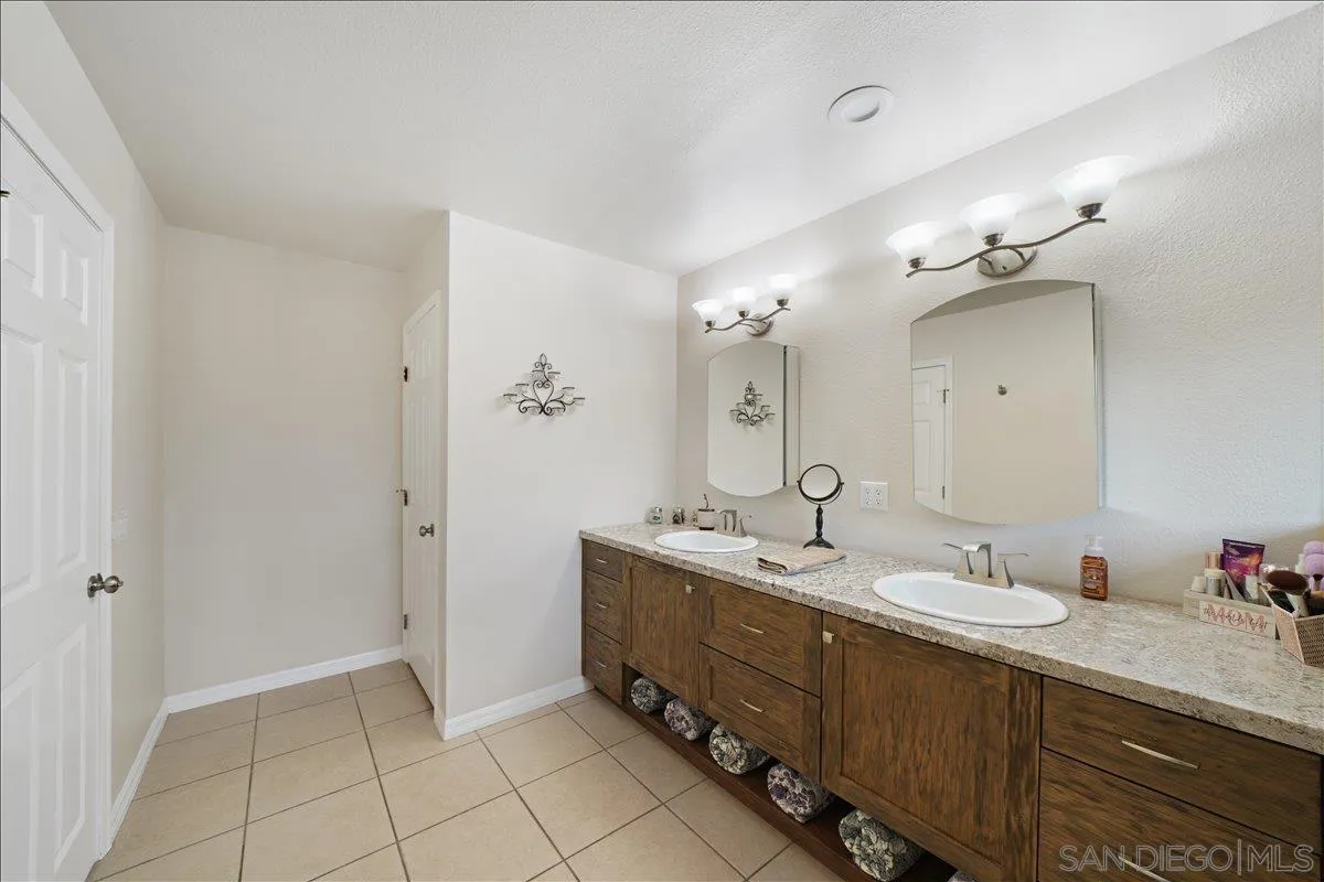 15140 Cool Valley Road Valley Center, CA 92082 - Photo 17 of 46