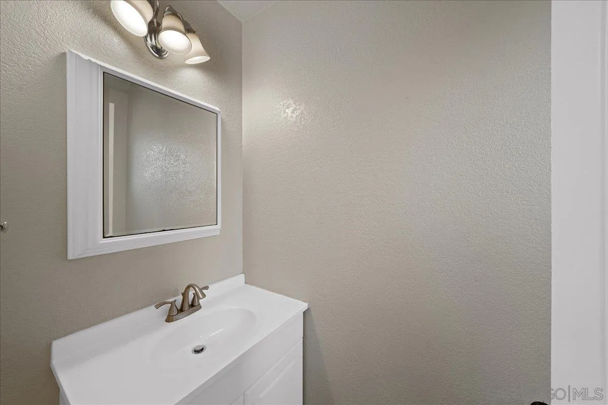 15140 Cool Valley Road Valley Center, CA 92082 - Photo 21 of 46