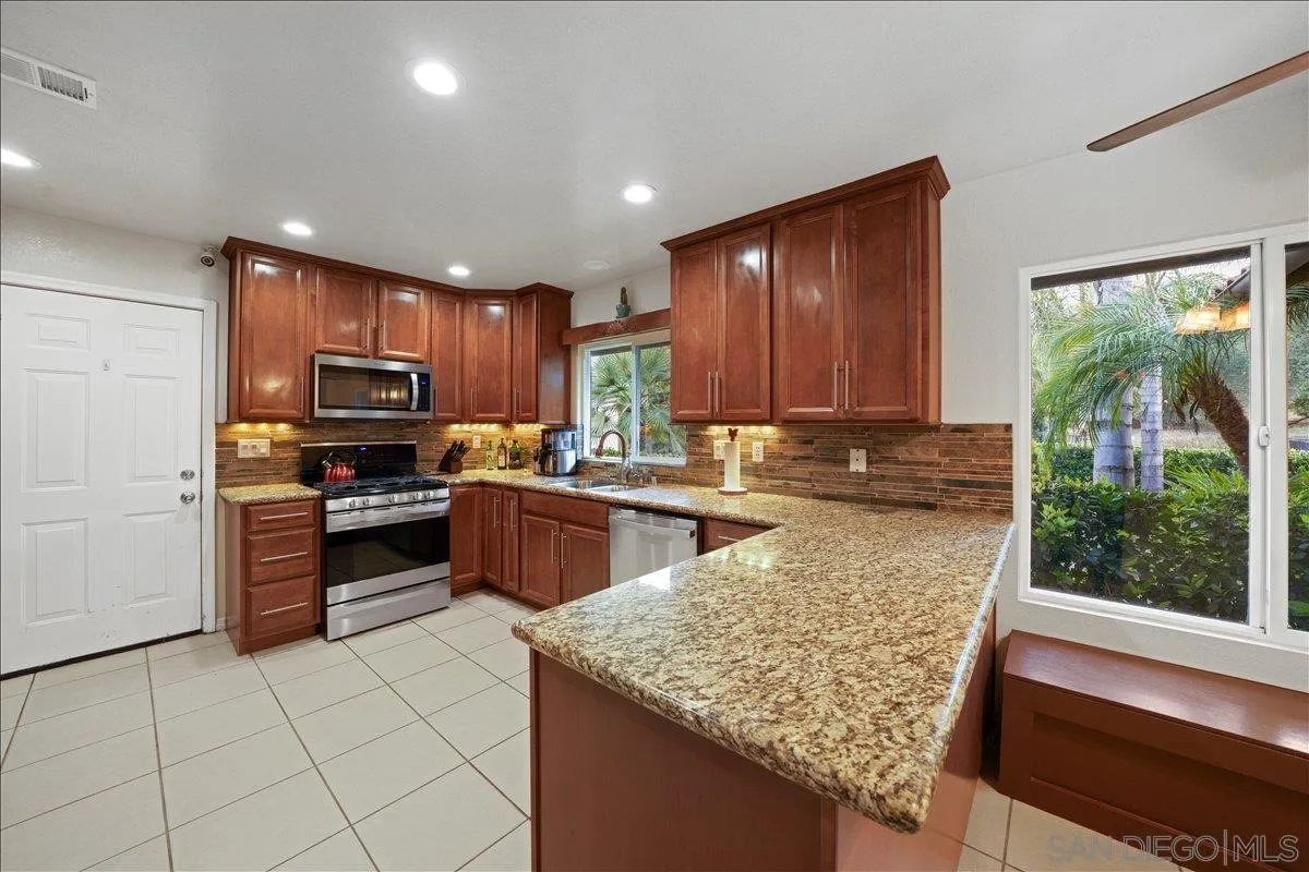 15140 Cool Valley Road Valley Center, CA 92082 - Photo 6 of 46