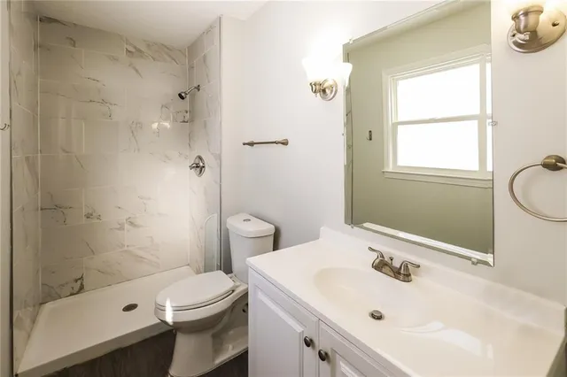 $2,065 | 6610 Northwest Graden Road, Kansas City, MO 64152