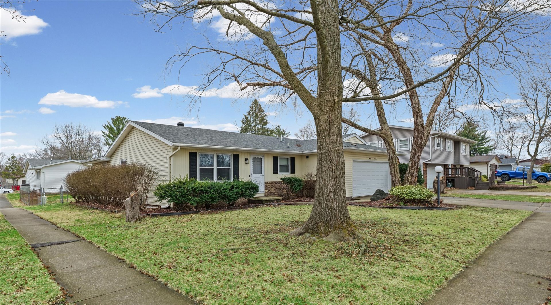 2307 Branch Road Champaign, IL 61821 - Photo 4 of 33 Gallery Image 4