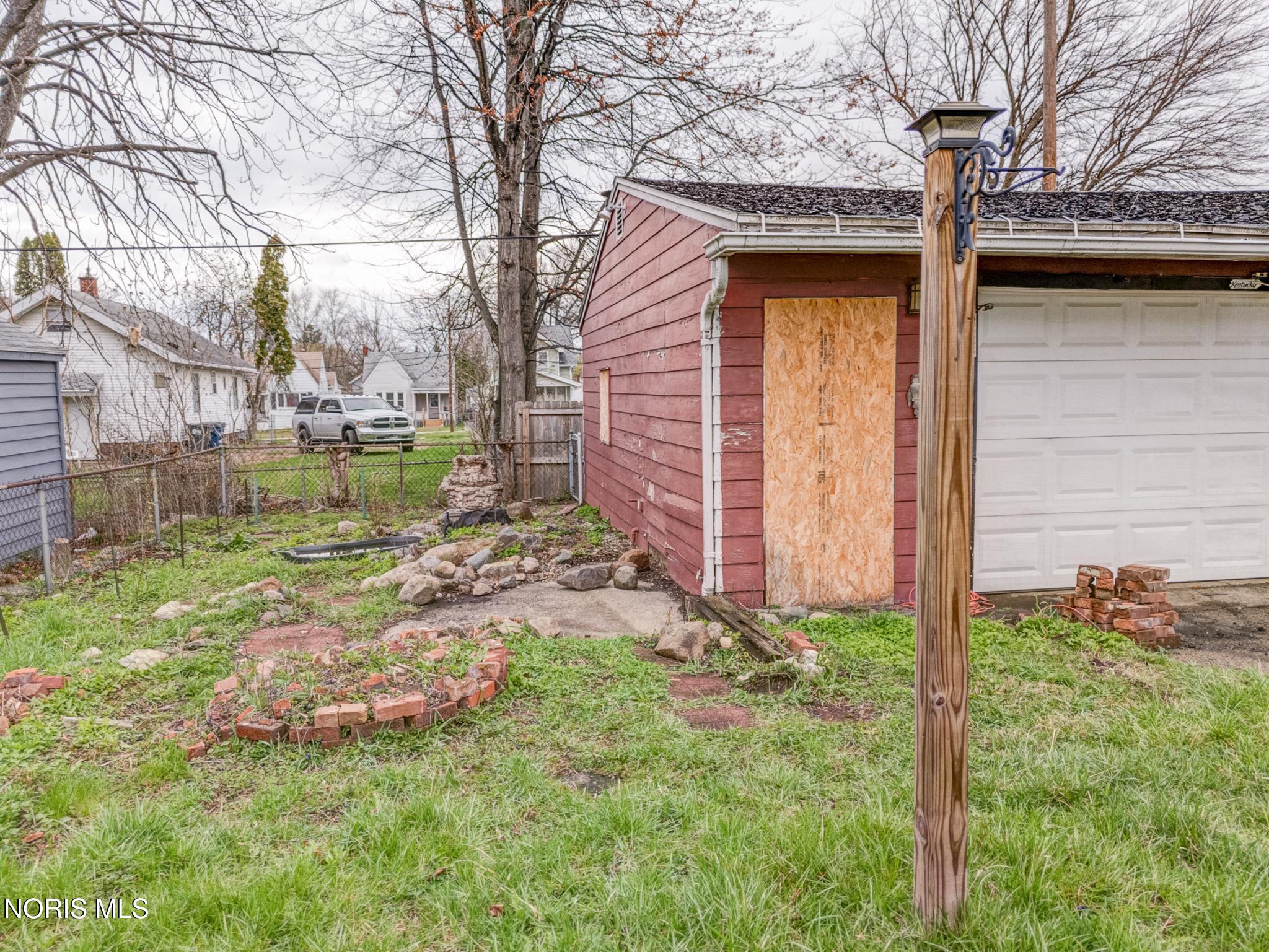 1804 Loxley Road Toledo, OH 43613 - Photo 8 of 33 DB--45