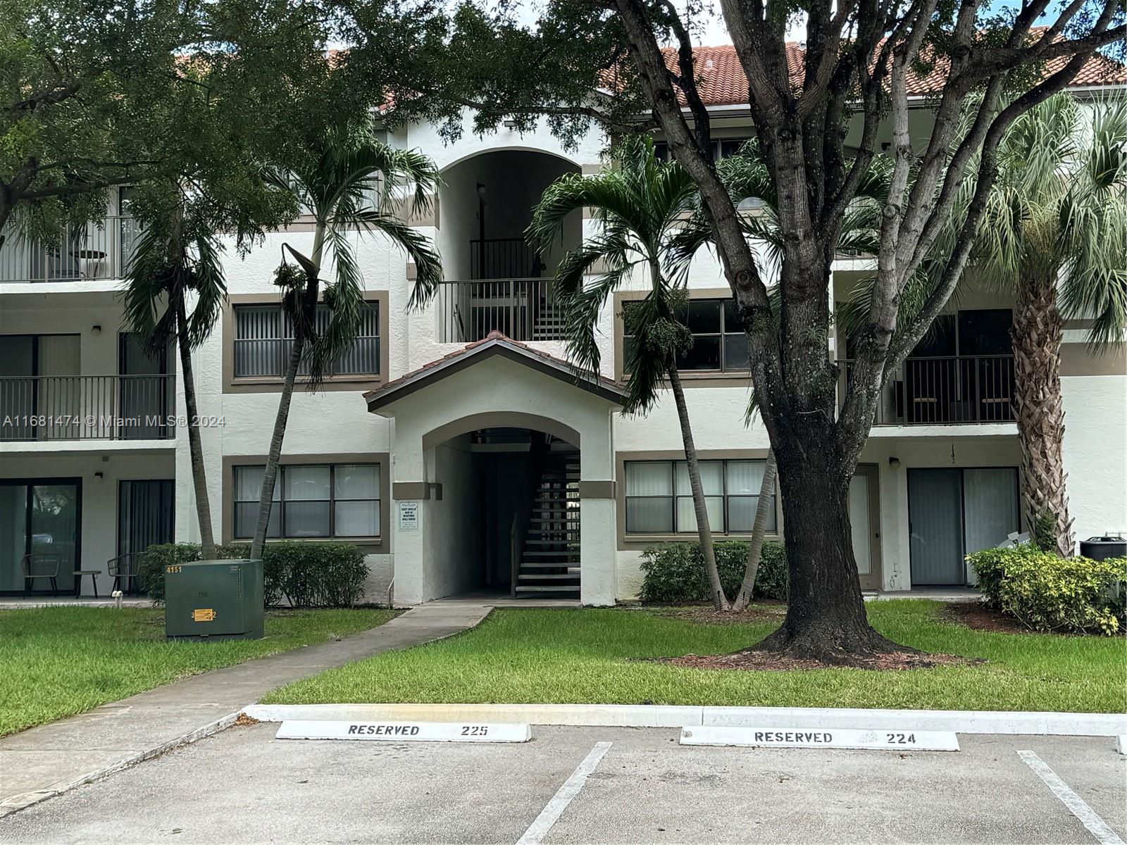630 South Park Road, Unit 233 Hollywood, FL 33021 - Photo 1 of 9 Gallery Image 1