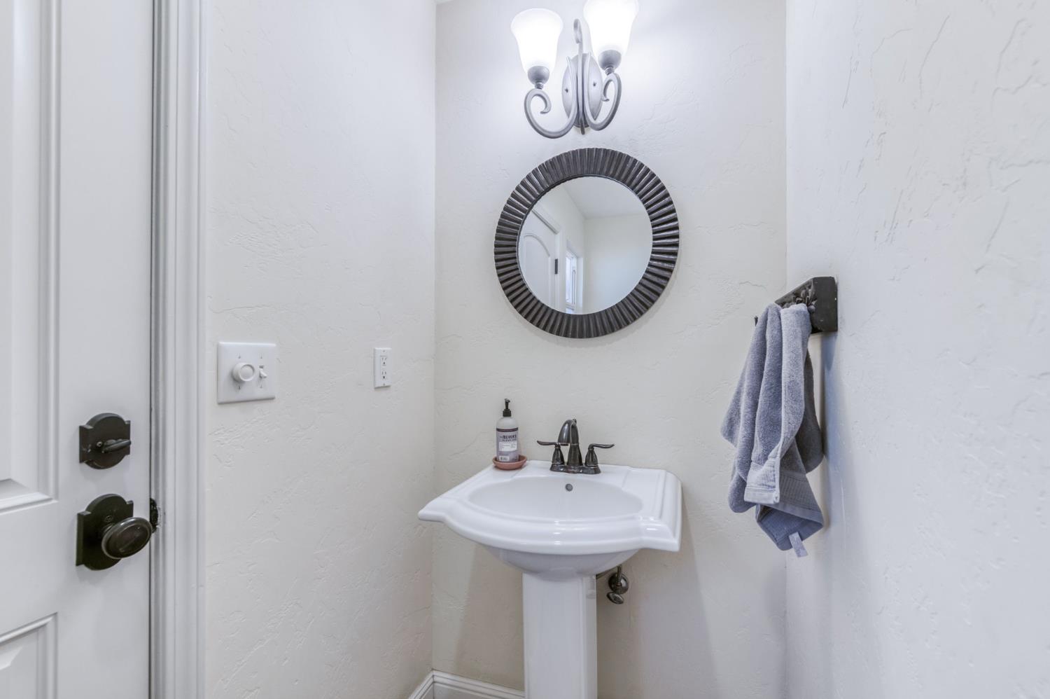 812 East Rialto Avenue Fresno, CA 93704 - Photo 41 of 42