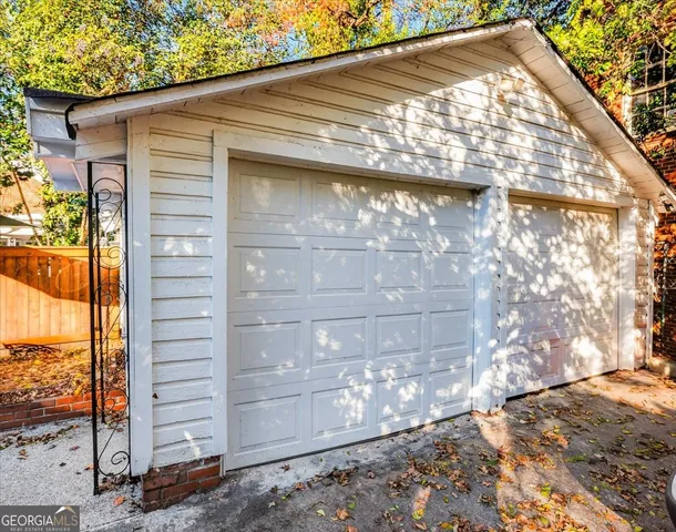 a front view of house with yard