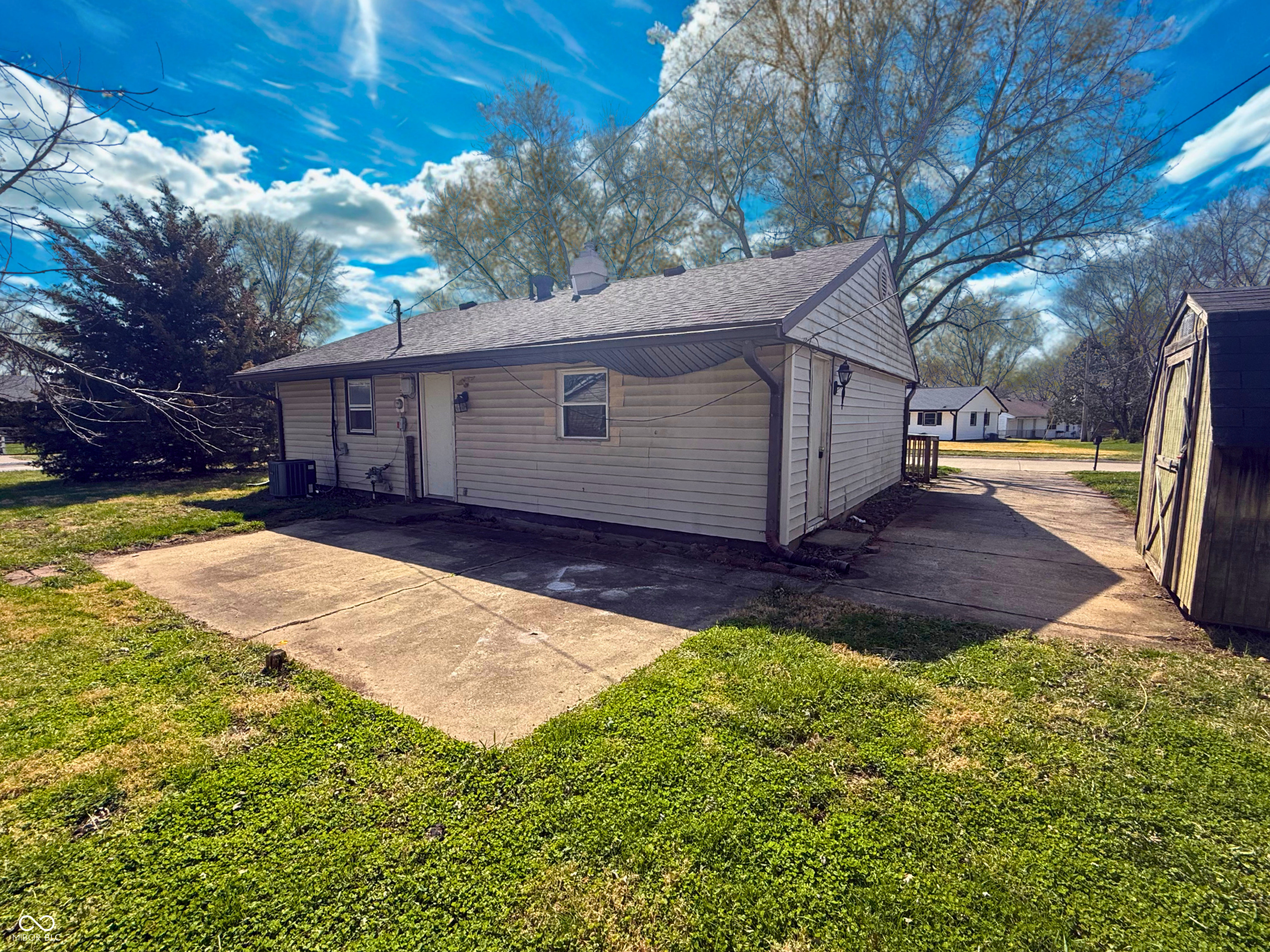 1902 Edgemont Way Anderson, IN 46011 - Photo 5 of 19