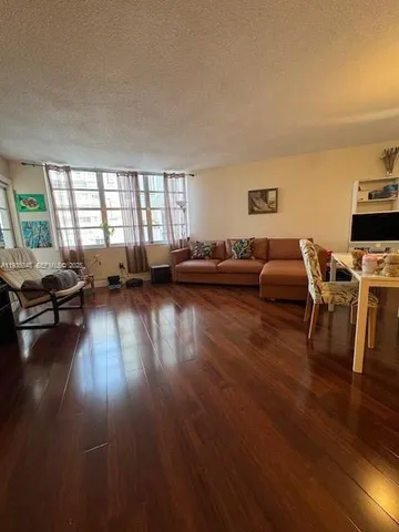 $1,700 | 2750 Northeast 183rd Street, Unit 1012, Aventura, FL 33160