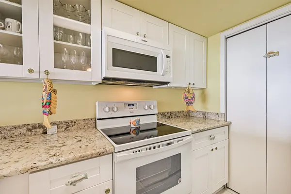 $335,000 | 7310 Seawall Boulevard, Unit 705, Galveston, TX 77551